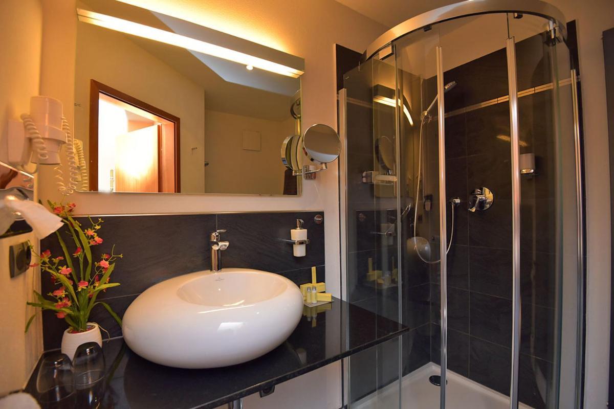 Altstadthotel An Der Werra Meiningen Bagian luar foto