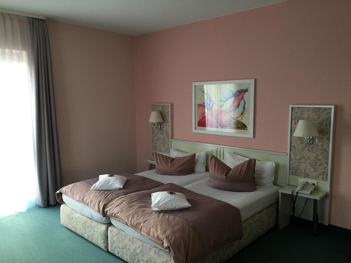 Altstadthotel An Der Werra Meiningen Bagian luar foto