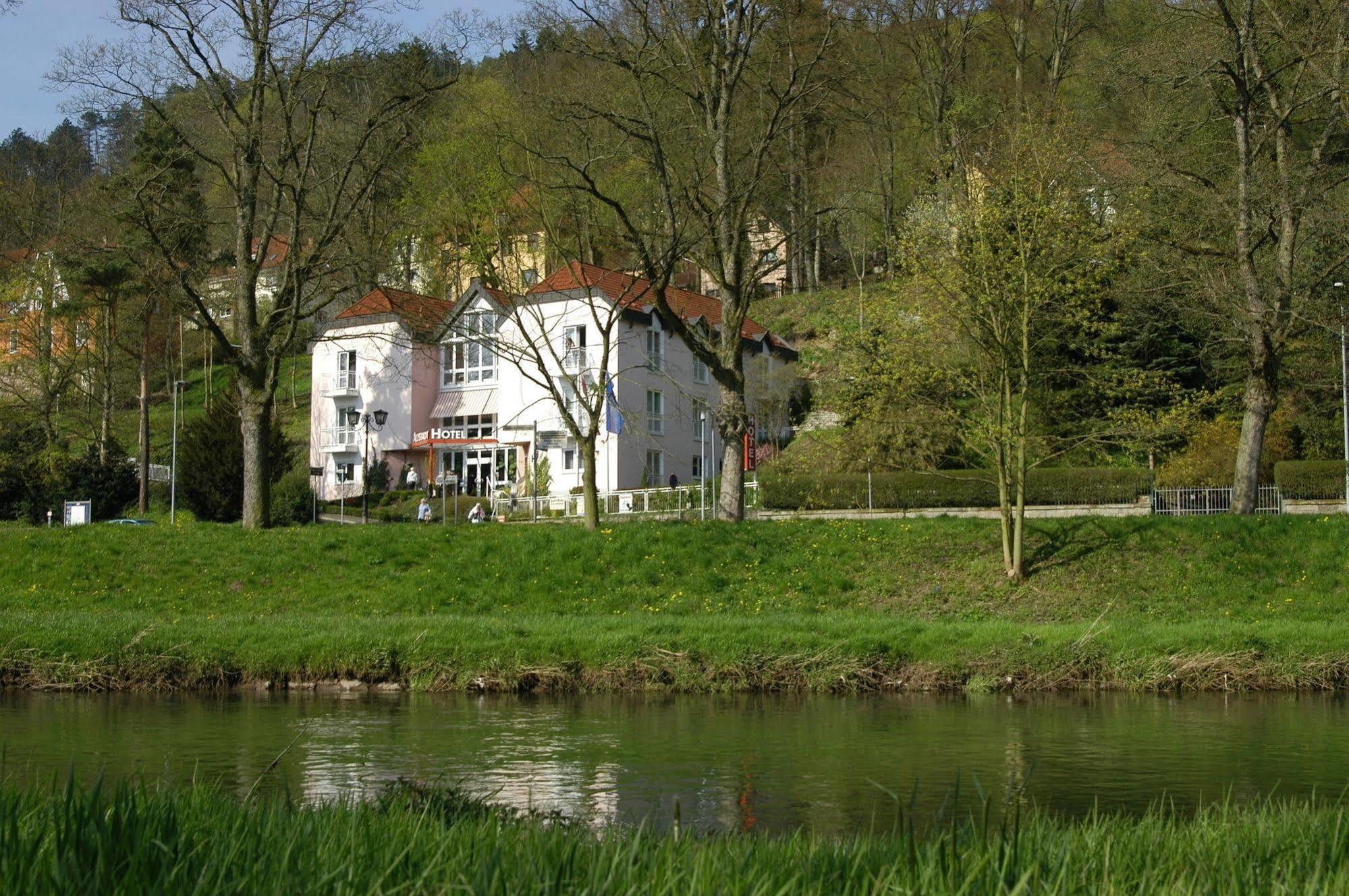 Altstadthotel An Der Werra Meiningen Bagian luar foto