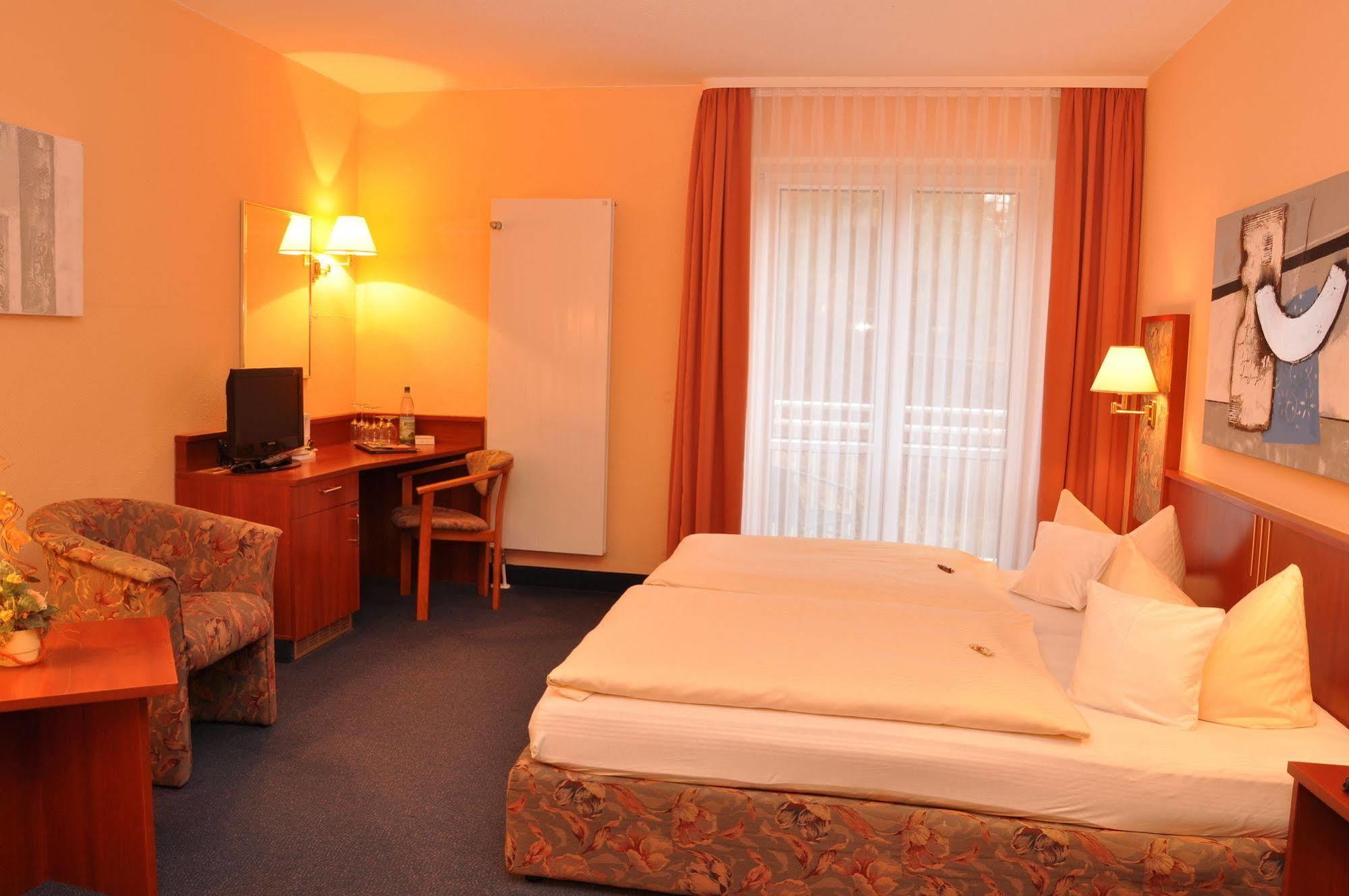 Altstadthotel An Der Werra Meiningen Bagian luar foto