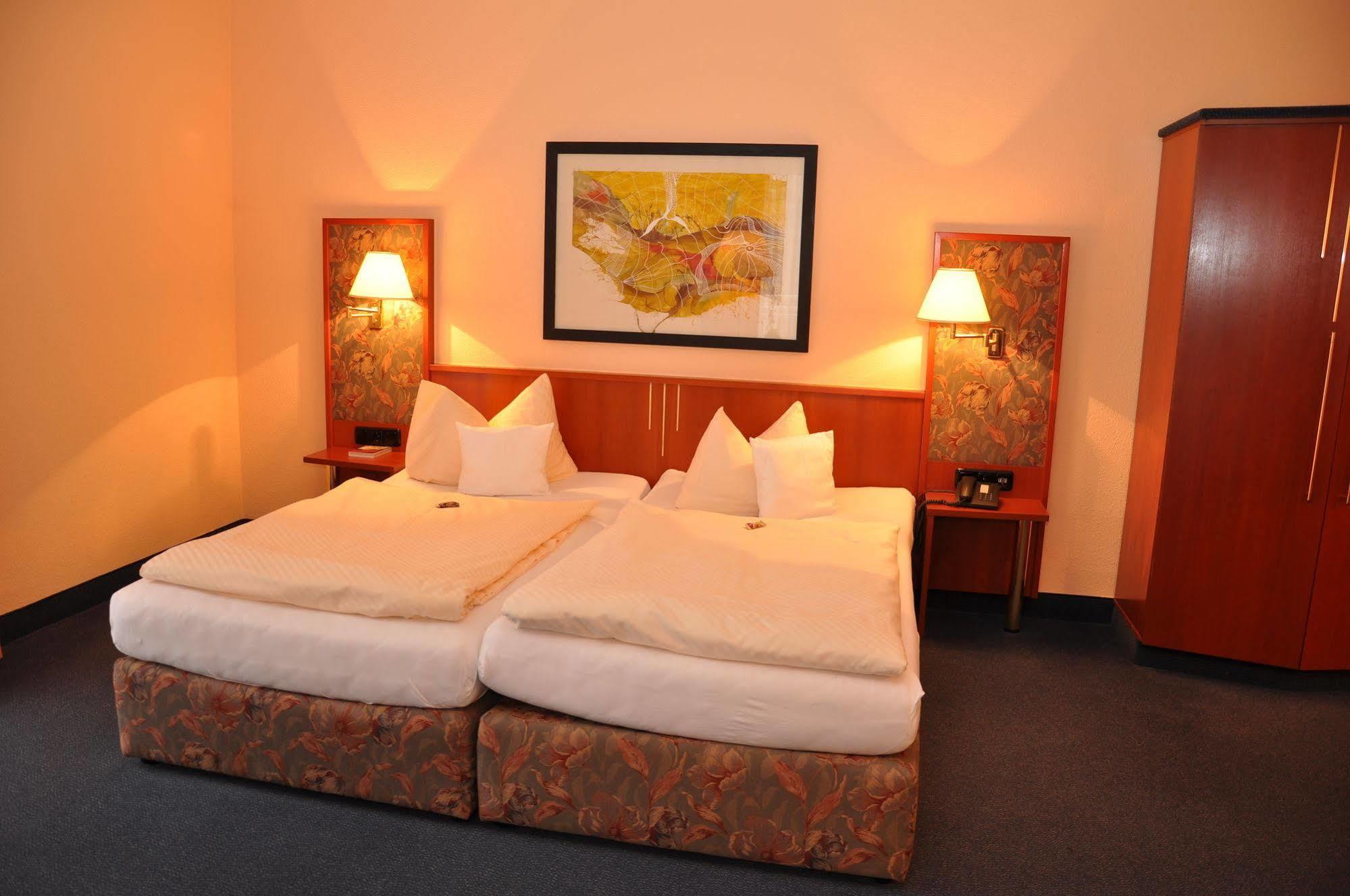 Altstadthotel An Der Werra Meiningen Bagian luar foto