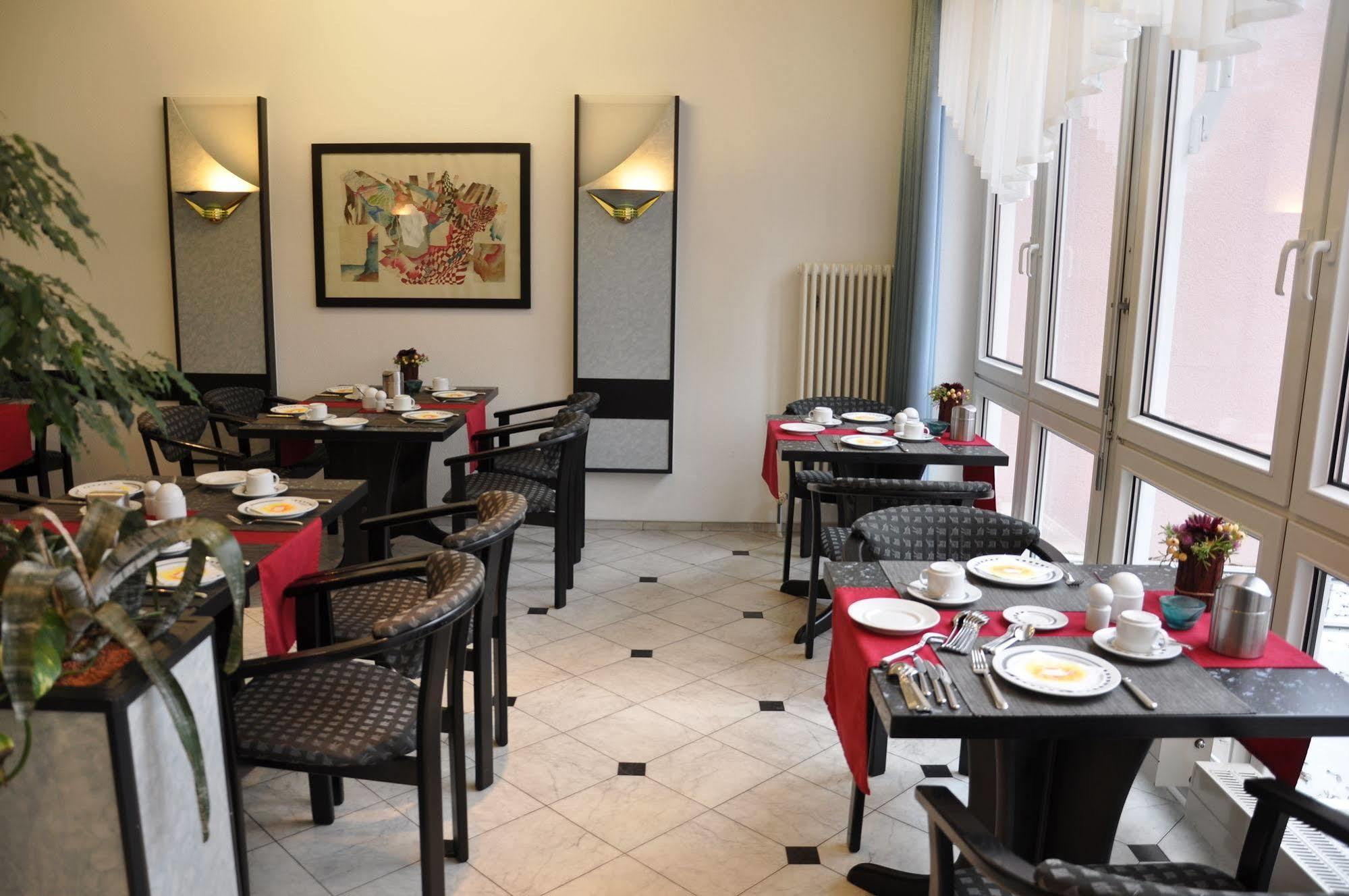 Altstadthotel An Der Werra Meiningen Bagian luar foto